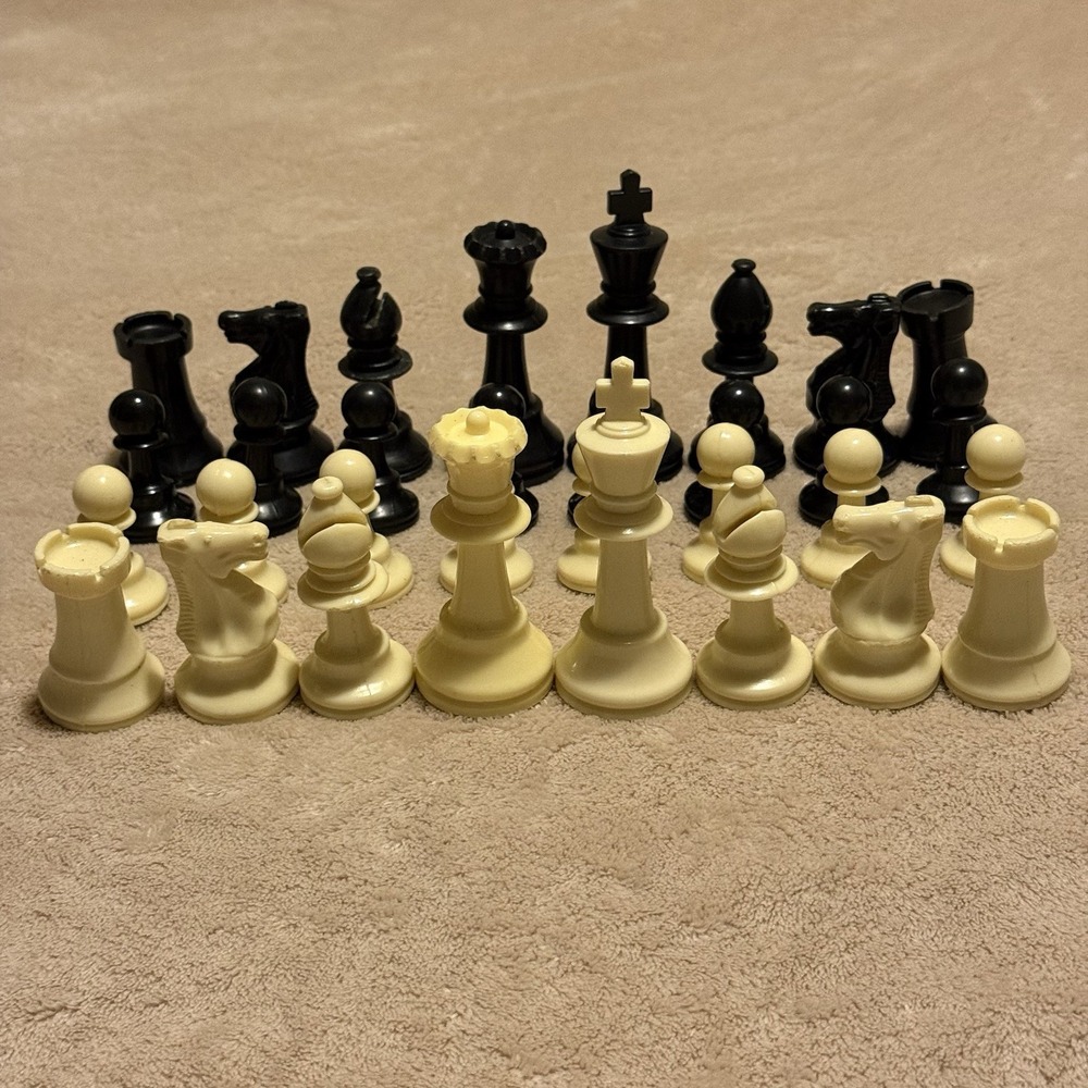 Vintage Chess Set Pieces Plastic 32 Pieces Full Set